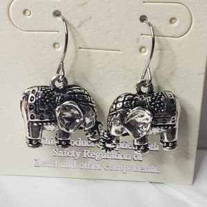 Tazza Silver toned Elephant with Clear Rhinestone Eyes Pierced Earrings